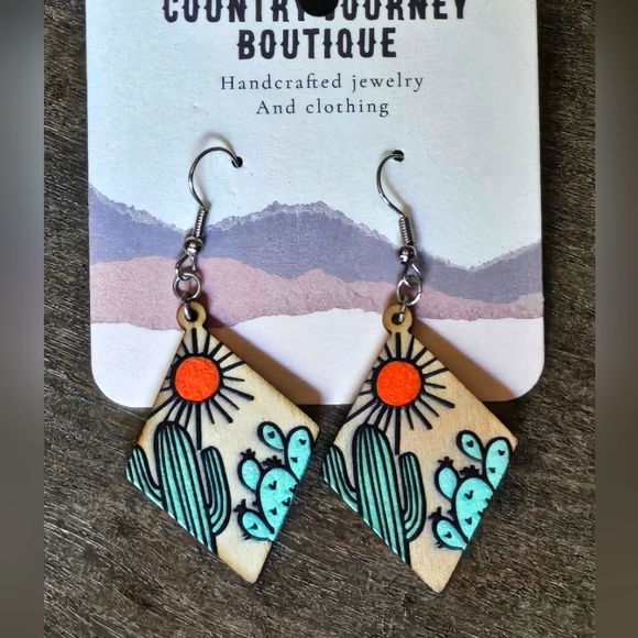 Country Journey Boutique Jewelry - NWT Green Cactus Design Wooden Earrings